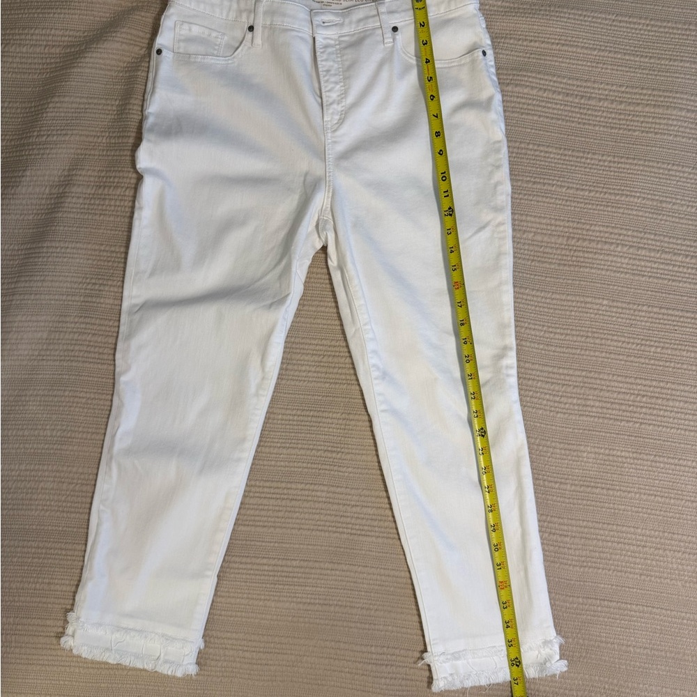 Chico’s White Cropped Jeans - Picture 4 of 5
